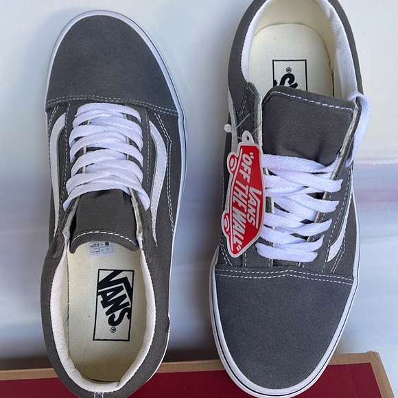 Vans WMNS Old Skool
Pewter/True White
VN0A4BV5195
Sneakers - Picture 12 of 16